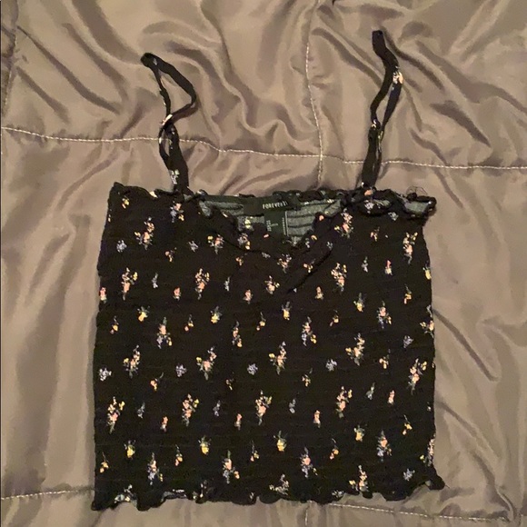 Forever 21 scrunch crop top. Looks brand new! 💫 - Picture 1 of 3